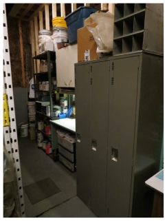 (Image: Paint Shop in a Long Space)