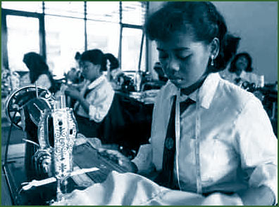 Photo courtesy of behindthelabel.org