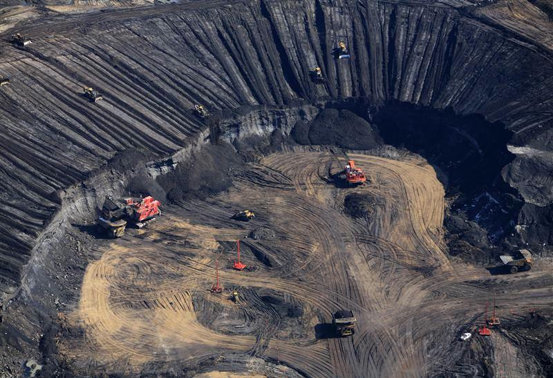 Bitumen Sands: photo courtesy of Greenpeace