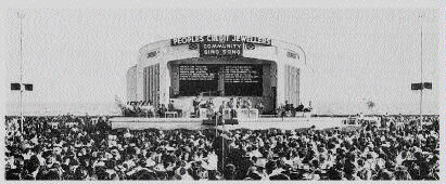 (Image: A Sing-Along Show on the Attractions Stage)